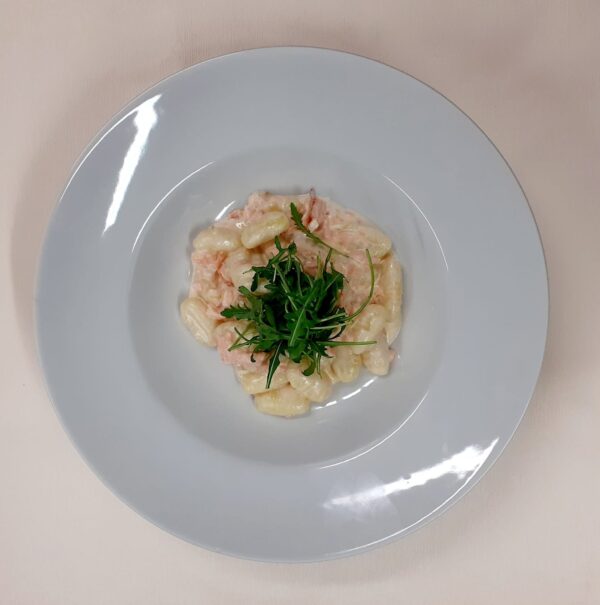 Gnocchi al salmone
